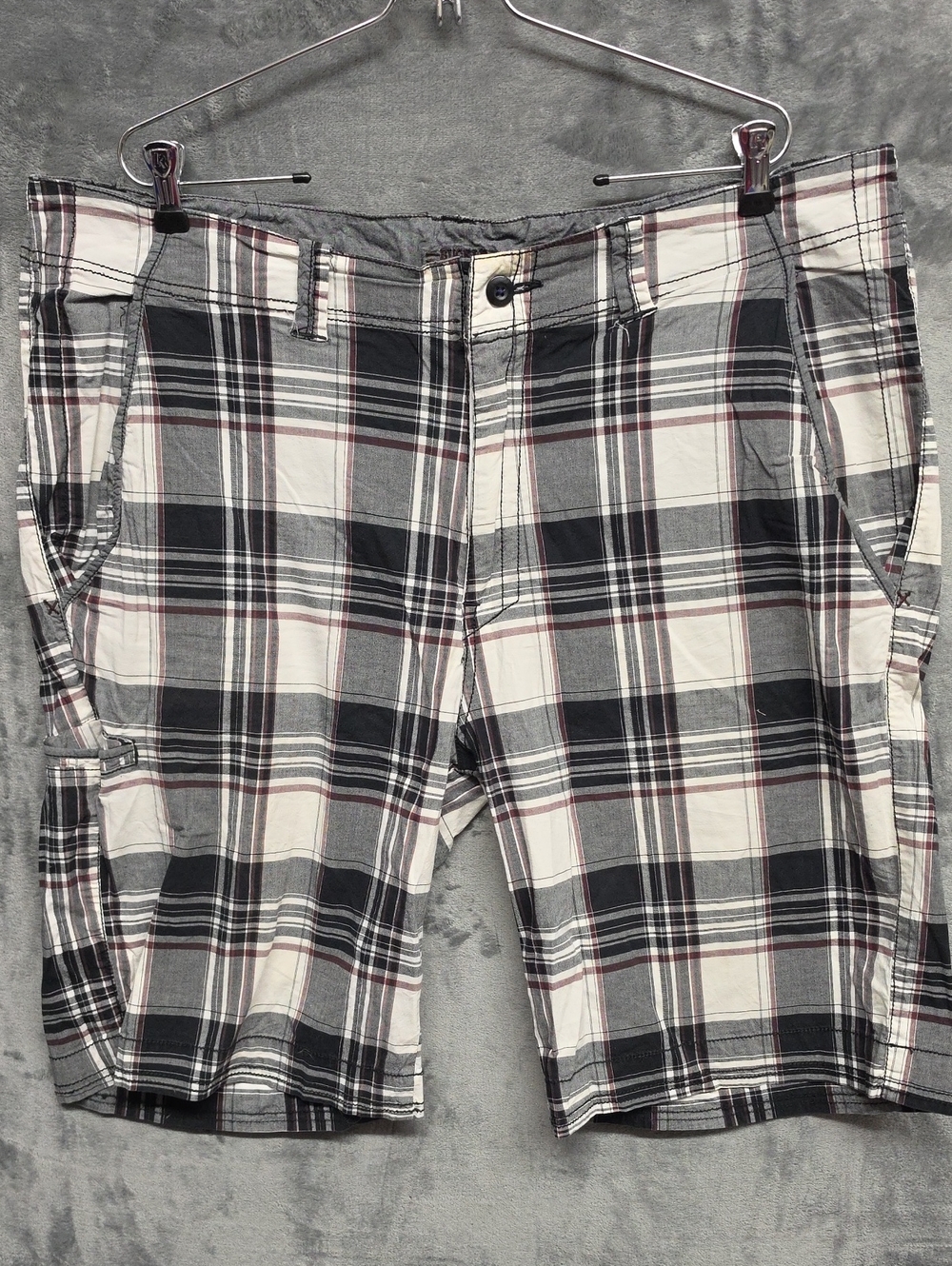 Buckle Men's Black, White & Gray Plaid Cargo Shorts